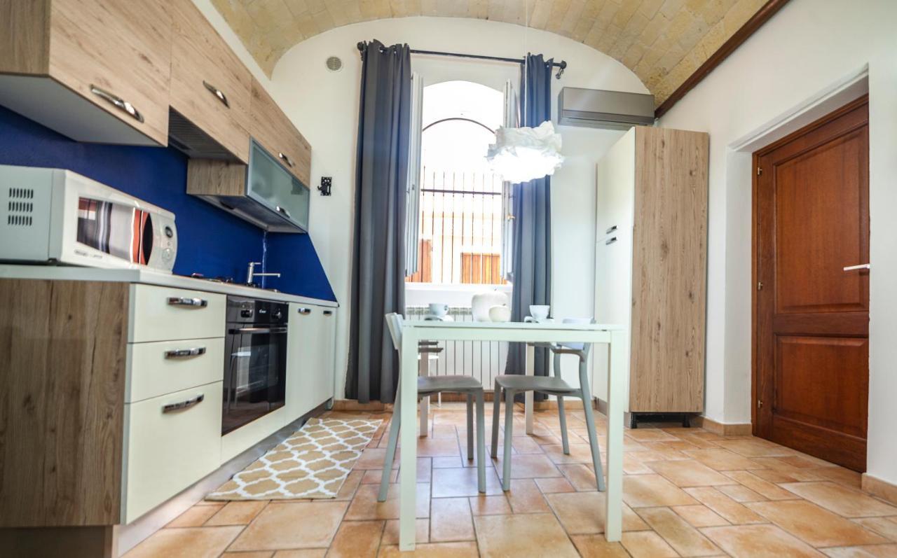 Suite Home Al Centro Di 사사리 외부 사진